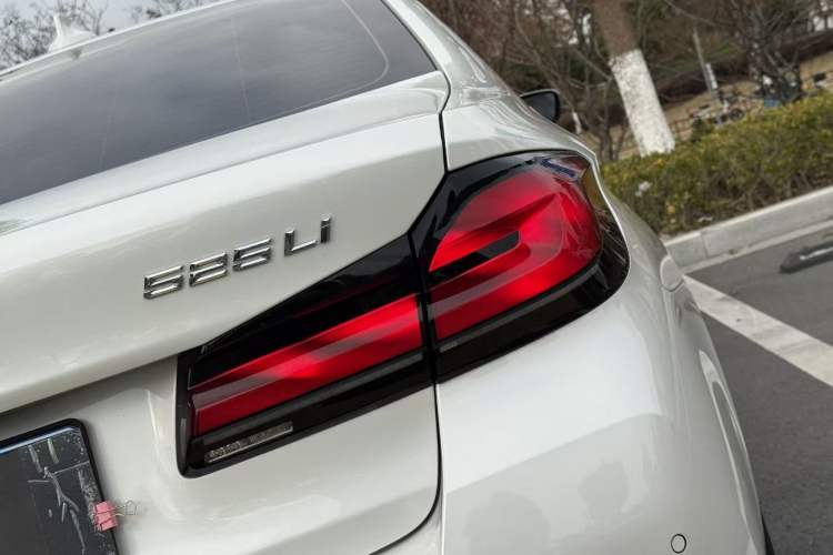 Used BMW 5 Series 2022 Restyled 525Li M Sport Package
