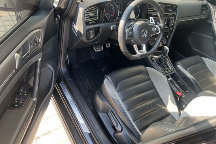 Used Volkswagen Golf 2016 1.4TSI Automatic R-Line
