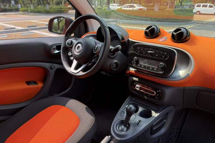 Used  fortwo 2015 1.0L 52 kW Hardtop Passion Edition
