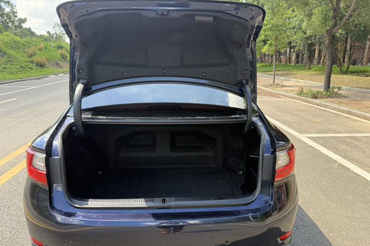 Used Lexus ES 2015 300h Comfort Edition
