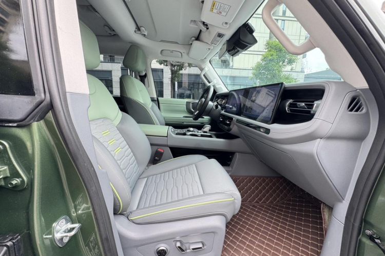 Used Beijing Auto BJ40 2024 2.0D All-New Blade Hero Crosser
