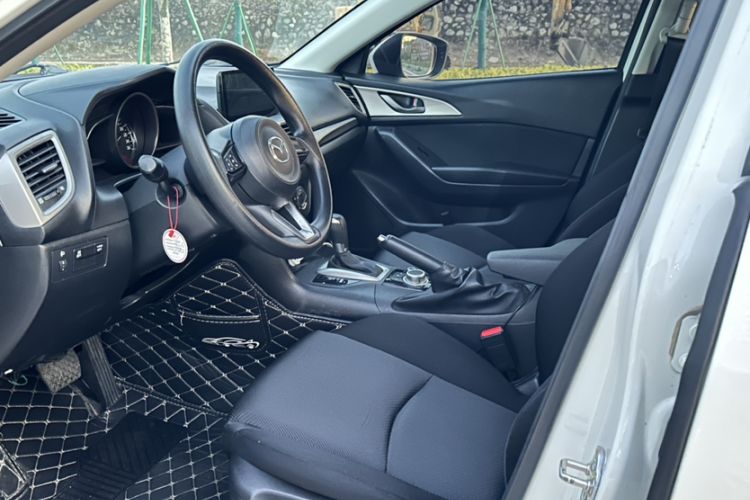 Used Mazda Mazda 3 Axela 2019 Cloud-Controlled Version Sedan 1.5L Automatic Comfort Trim China VI Standard
