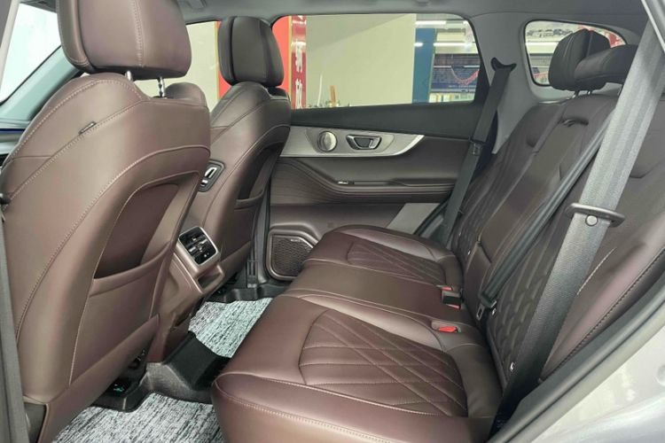 Used Chery Tiggo 8 PRO 2024 Champion Edition 390T Two-Wheel Drive Peak Version 5 Seats
