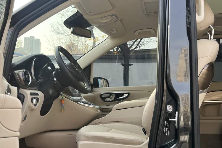 Used Mercedes-Benz V-Class 2020 V 260 L Long-wheelbase Luxury Edition