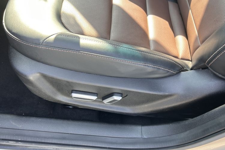 Used Geely Auto Emgrand GL 2018 1.4T DCT Prestige Smart Connectivity Version
