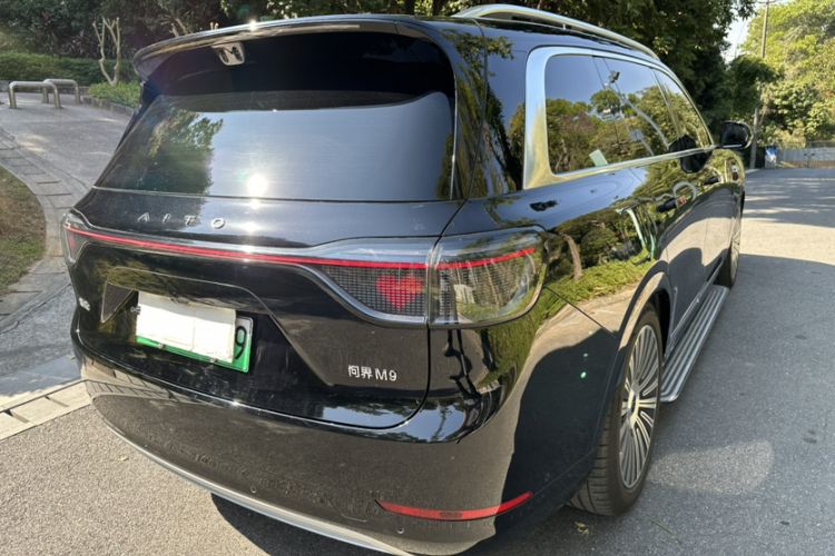 Used Hima AITO M9 2025 Extended-Range Ultra Version 52 kWh 6-Seater
