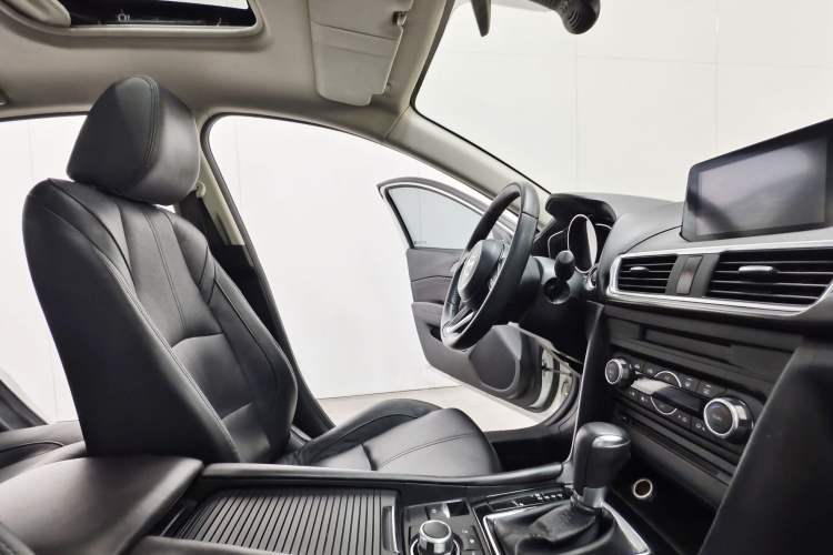 Used Mazda Mazda 3 Axela 2017 Sedan 1.5L Automatic Prestige Model China V Standard
