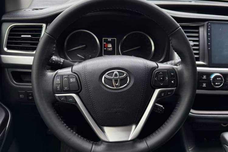 Used Toyota Highlander 2018 2.0T Four-Wheel Drive Luxury Edition 7 Seats China V Emission Standard