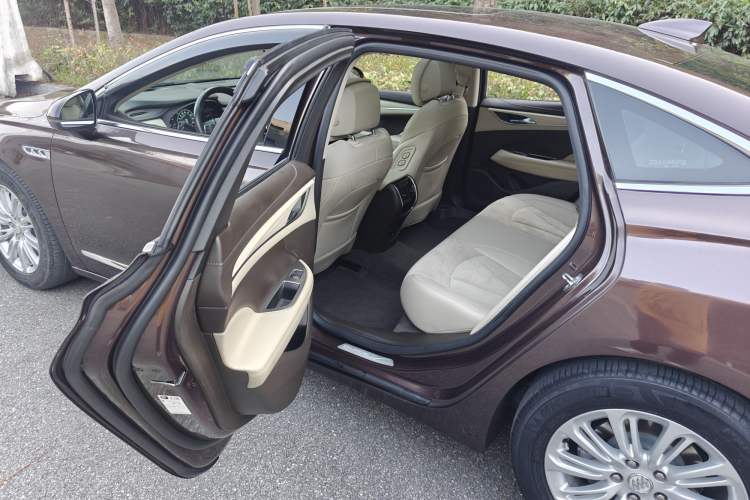 Used Buick LaCrosse 2016 30H Luxury Version
