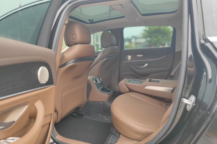 Used Mercedes-Benz E-Class 2022 Second Facelift E 300 L Fashion Edition
