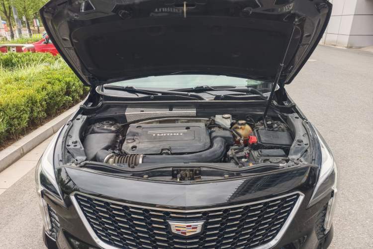 Used Cadillac XT4 2018 28T Two-Wheel Drive Tech Version