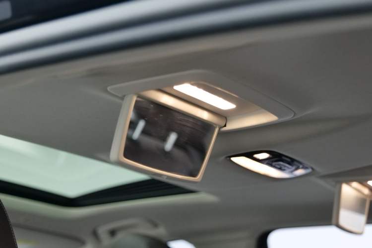 Used BMW 5 Series 2020 525Li Luxury Package