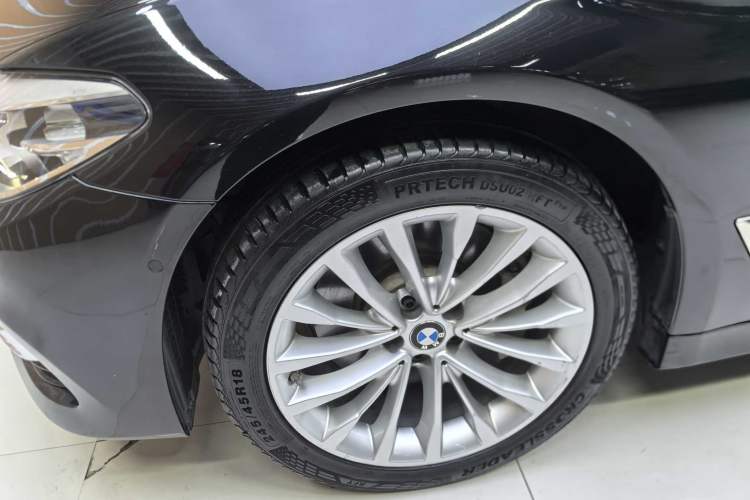 Used BMW 5 Series 2019 Facelifted 530Li Leading Edition Luxury Package
