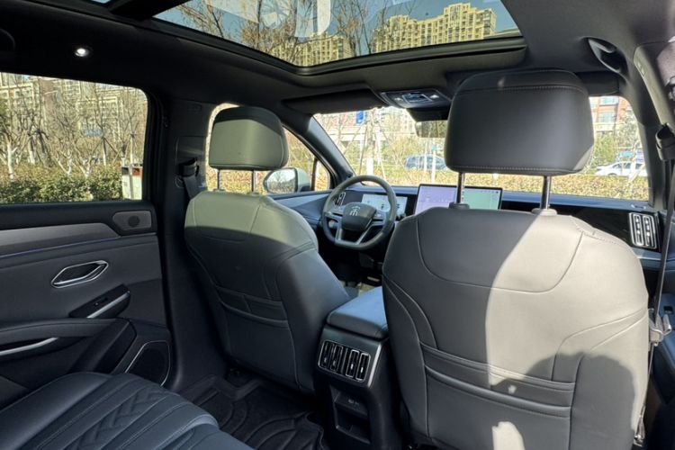 Used BYD Song L DM-i 2025 Intelligent Driving Version 112 km Beyond-Range Type
