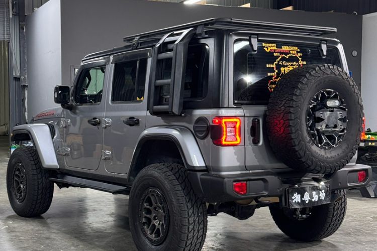 Used  Wrangler 2019 2.0T Sahara Four-Door Version China VI Emission Standard
