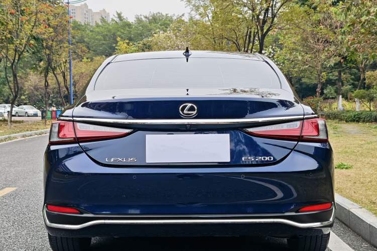 Used Lexus ES 2022 200 Excellence Edition
