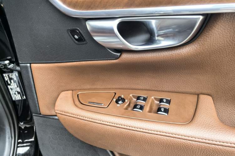 Used Volvo S90 2019 T5 Zhiyi Edition
