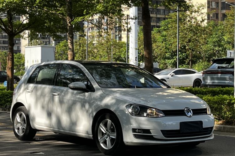 Used Volkswagen Golf 2016 230TSI Manual Comfort Version
