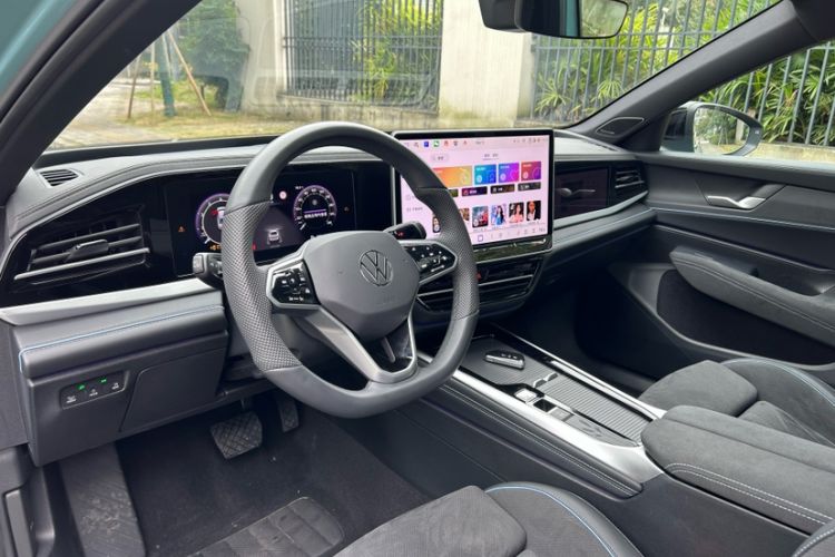 Used Volkswagen Passat 2025 Pro 380TSI Starry Dragon Luxury Edition
