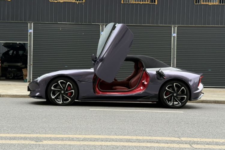 Used MG Cyberster 2024 520 km Legendary All-Wheel-Drive Version
