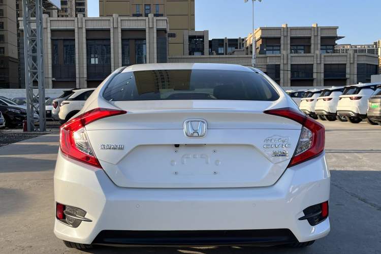 Used Honda Civic 2016 220TURBO CVT Prestige Edition
