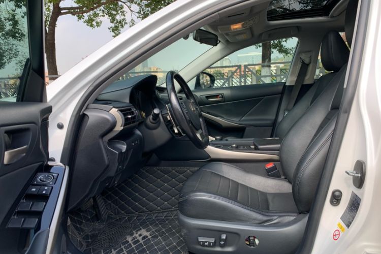 Used Lexus IS 2017 300 FENGSHANG Edition