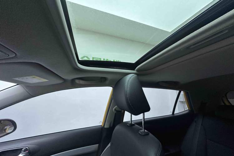 Used Kia kx1 Stonic 2021 1.4L CVT Sunroof Model