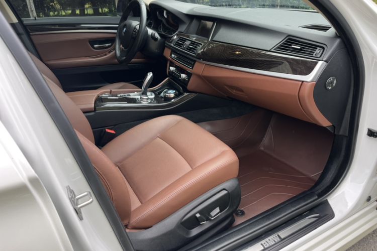 Used BMW 5 Series 2017 525Li Leading Model
