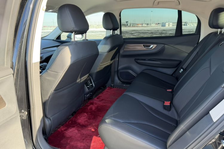 Used Hongqi E-QM5 2022 431 km Charge & Enjoy Edition
