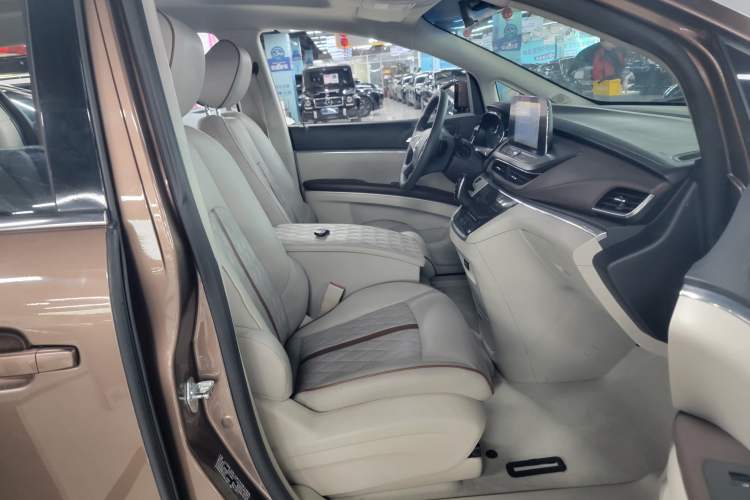 Used Buick GL8 2020 Land Cruiser Executive Class 652T Comfort Model
