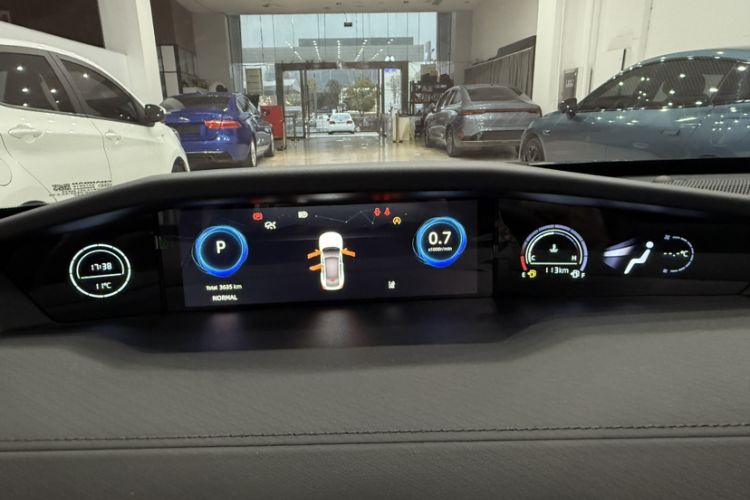 Used Changan UNI-V 2024 1.5T High-Energy Version
