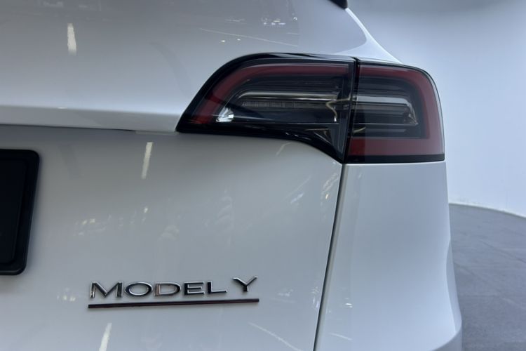 Used Tesla Model Y 2023 High-Performance All-Wheel-Drive Version