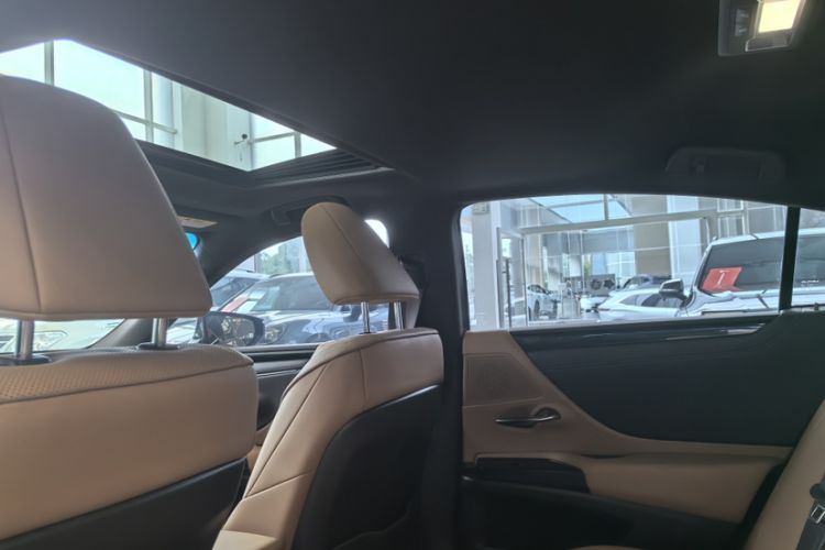 Used Lexus ES 2020 260 Excellence Edition
