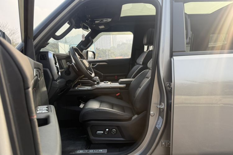 Used JETOUR Traveler 2023 2.0T All-Wheel Drive CrossPRO+