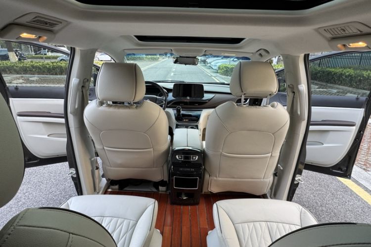 Used Buick GL8 2021 Land Cruiser Executive 652T Premium Model
