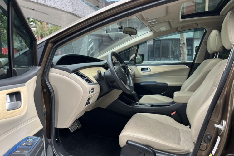 Used Honda Jade 2016 1.8L Automatic Comfort Elite Version 5 Seats
