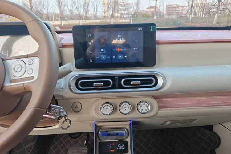 Used Wuling Hongguang MINIEV 2024 3rd Generation 215km Advanced Version
