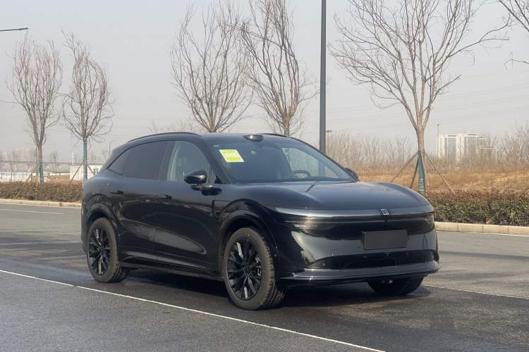 Used Zeekr 7X 2025 100 kWh Long-Range Rear-Wheel Drive with Intelligent Driving Features
