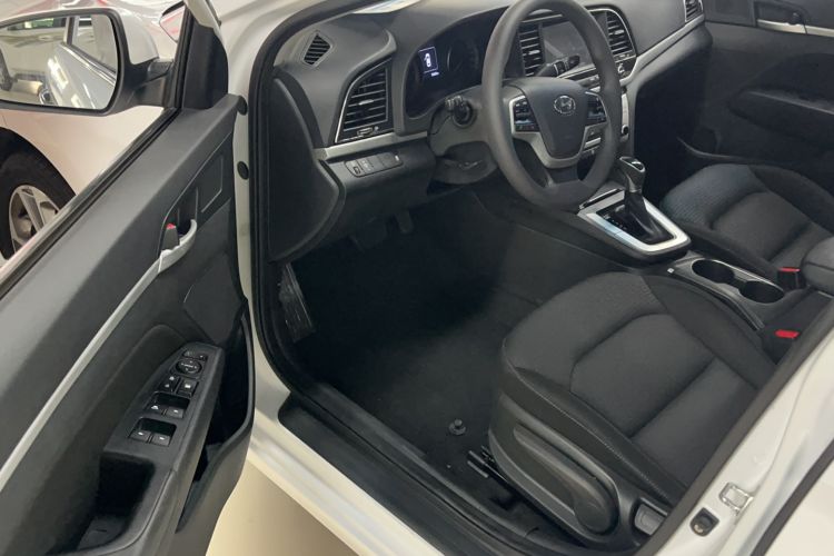 Used Hyundai Elantra 2016 1.6L Automatic ZhiXuan – Elite Version
