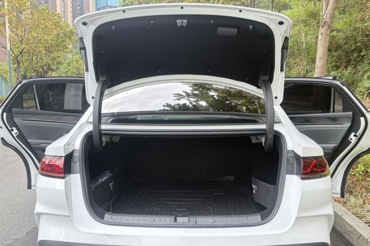 Used BYD Qin L 2024 DM-i 80KM Beyond Model
