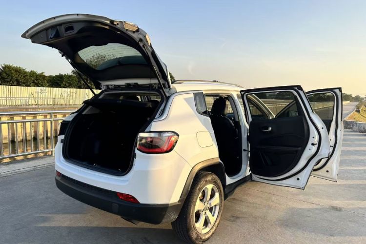 Used  Compass 2017 200T Automatic Family Edition
