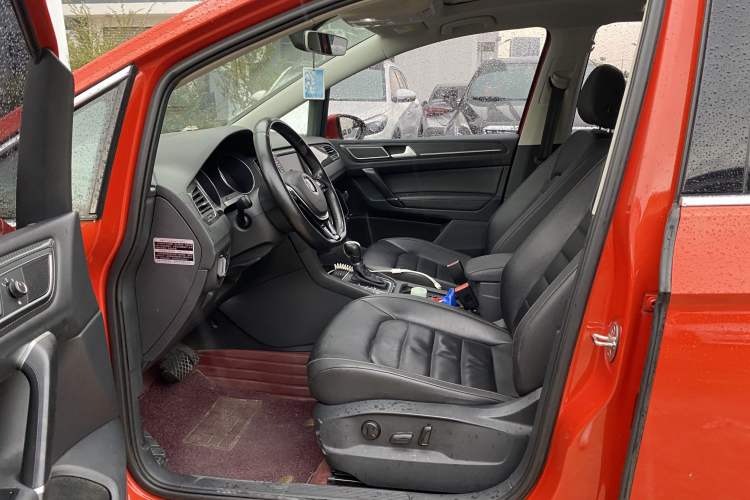 Used Volkswagen Golf Sportsvan 2016 280TSI Automatic Luxury Model
