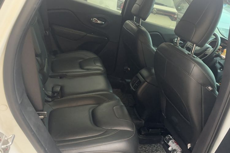 Used  Cherokee 2017 2.0L Superior Edition
