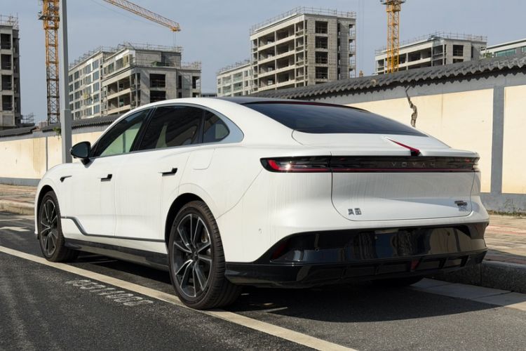 Used VOYAH PASSION 2024 PHEV Four-Wheel Drive Ultra-Long Range Flagship Model
