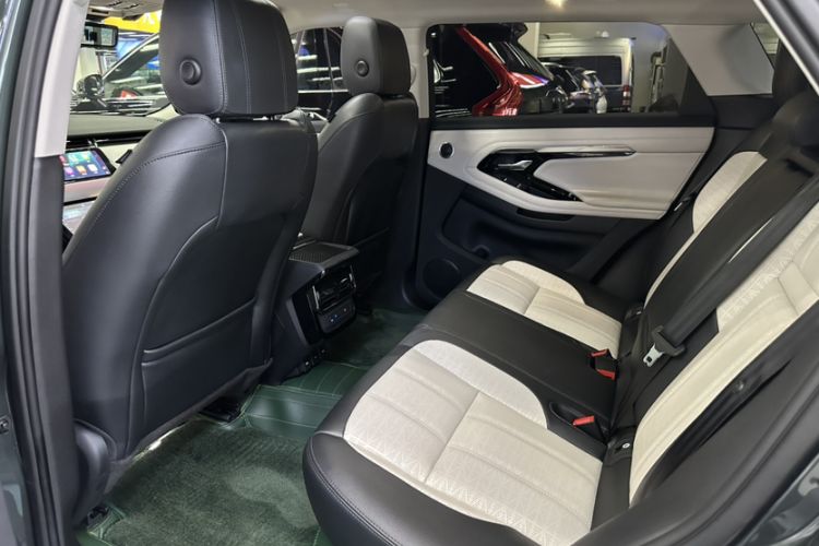 Used Land Rover Range Rover Evoque 2021 Range Rover Velar L 249PS R-Dynamic First Edition
