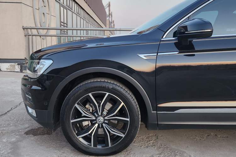 Used Volkswagen Tiguan L 2019 Revised 330TSI Automatic Two-Wheel Drive Smart & Luxury Edition China VI Standard