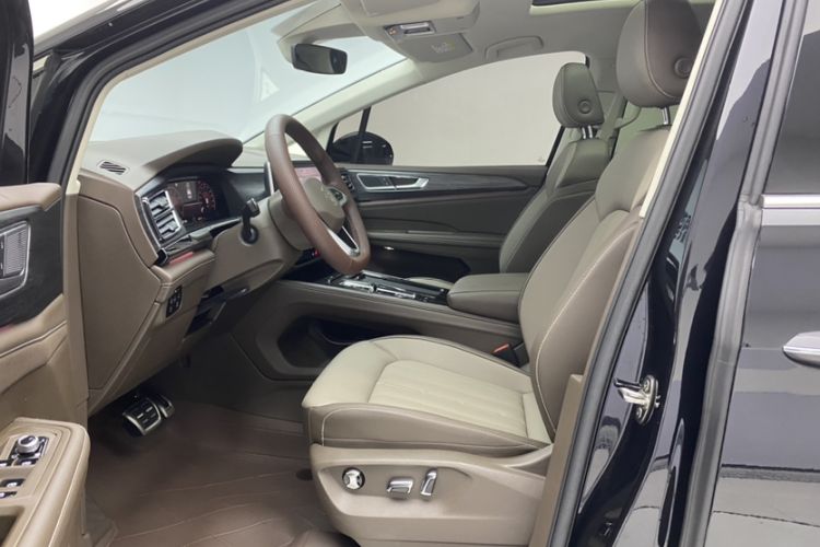 Used Volkswagen Viloran 2024 380TSI Luxury Edition
