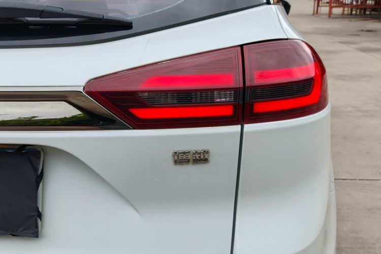 Used Geely Auto Emgrand X7 Sport 2020 1.8TD DCT Two-Wheel Drive Smart Connect 4G-Enabled Version