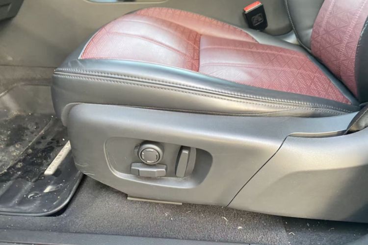 Used Land Rover Range Rover Evoque 2021 Range Rover Velar 249 PS R-Dynamic HSE Luxury Edition
