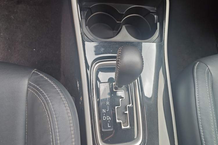 Used Mitsubishi Outlander 2019 2.0L Two-Wheel Drive Comfort Edition 5 Seats China V Standard
